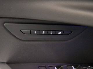JAGUAR XE usata, con Autoradio