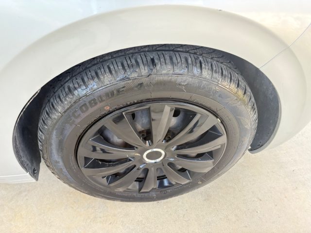 PEUGEOT 208 usata, con Pneumatici estivi