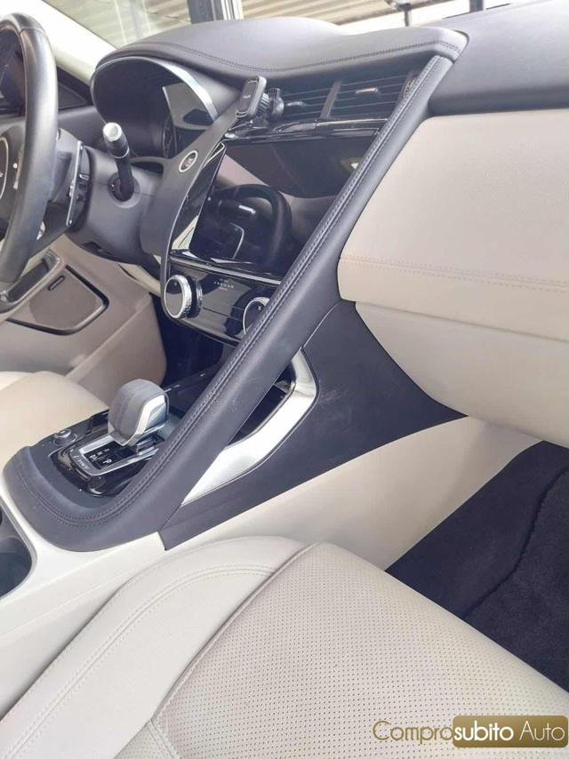 JAGUAR E-Pace usata 31