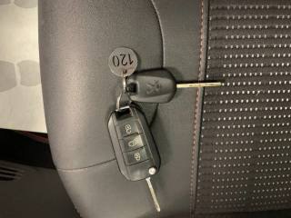 PEUGEOT 2008 usata, con Vivavoce