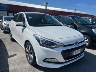 HYUNDAI i20 usata, con Airbag
