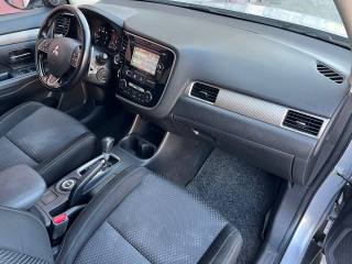 MITSUBISHI Outlander usata, con Autoradio