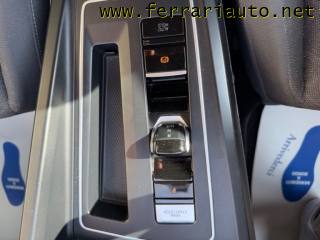 VOLKSWAGEN Golf usata, con USB