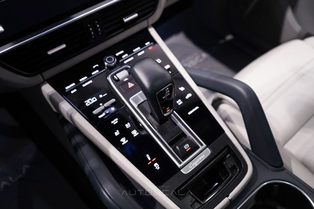 PORSCHE Cayenne usata, con Bluetooth