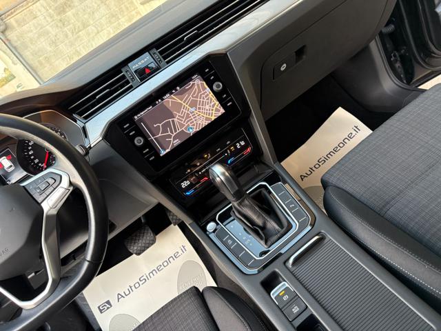 VOLKSWAGEN Passat Variant usata, con Volante in pelle