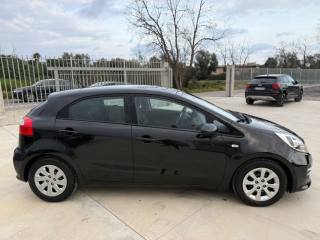 KIA Rio usata, con Autoradio