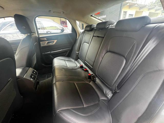 JAGUAR XF usata, con Cruise Control