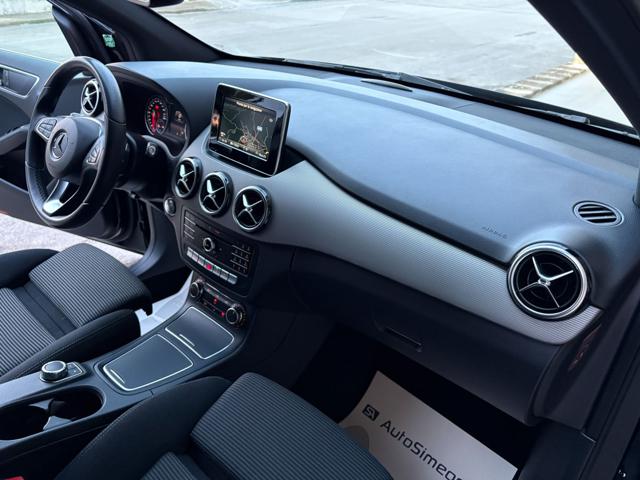 MERCEDES-BENZ B 180 usata, con Cronologia tagliandi