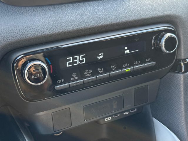 TOYOTA Yaris usata, con Servosterzo
