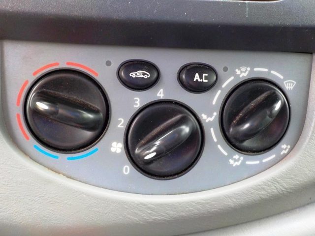 OPEL Vivaro usata 31