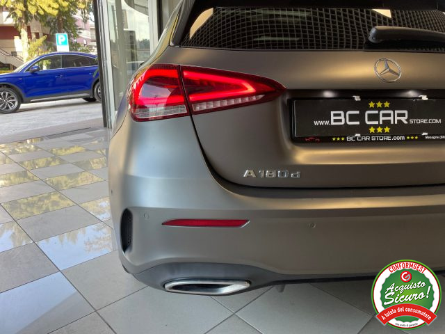 MERCEDES-BENZ A 180 usata, con Leve al volante
