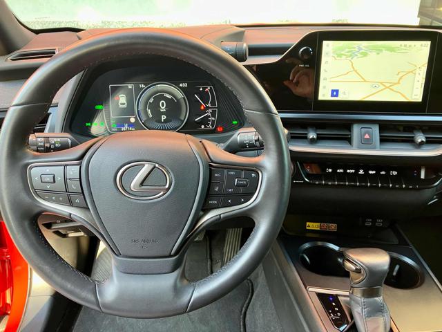 LEXUS UX 250h usata, con Controllo trazione