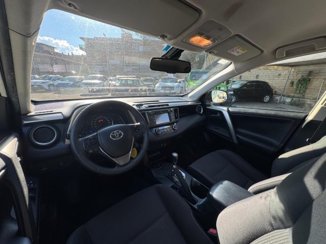TOYOTA RAV 4 usata, con Controllo automatico clima