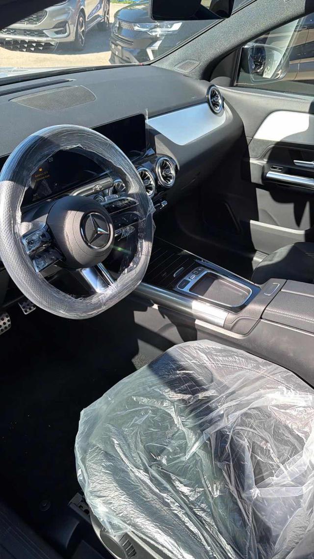 MERCEDES-BENZ GLA 200 usata, con Airbag