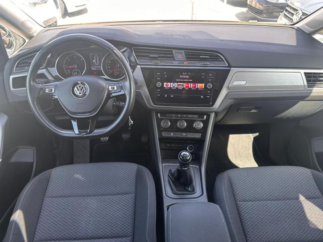 VOLKSWAGEN Touran usata, con Fendinebbia