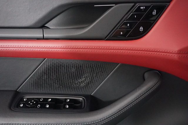 PORSCHE Taycan usata, con Antifurto