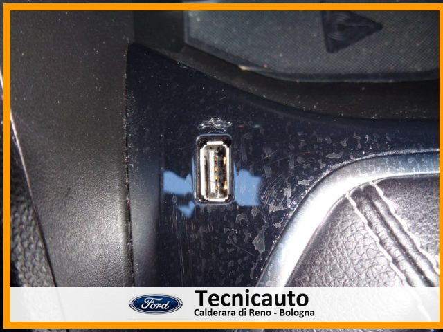 FORD Fiesta usata, con Sensori di parcheggio posteriori