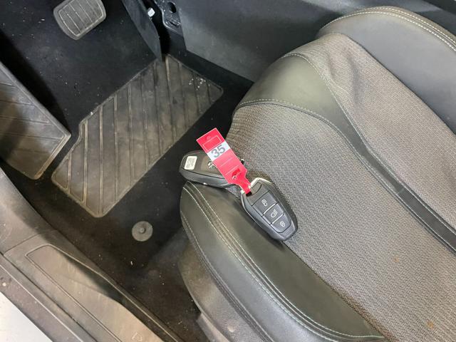 PEUGEOT 3008 usata, con USB