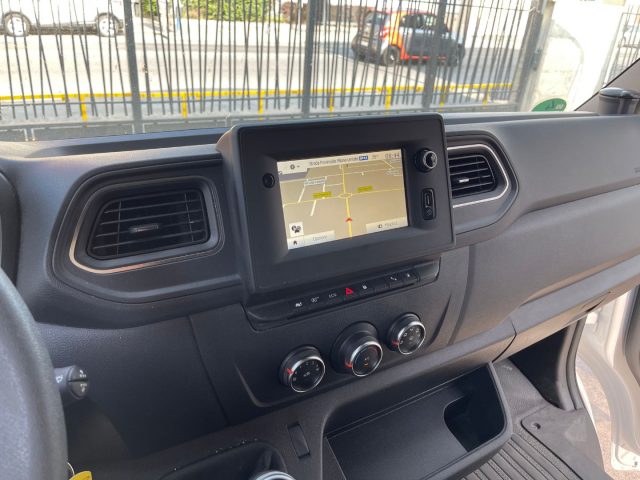 OPEL Movano usata, con Sensori di parcheggio posteriori