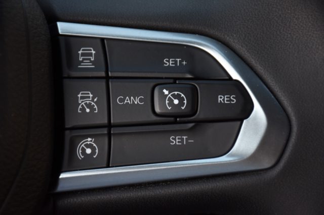 JEEP Compass usata, con Volante in pelle