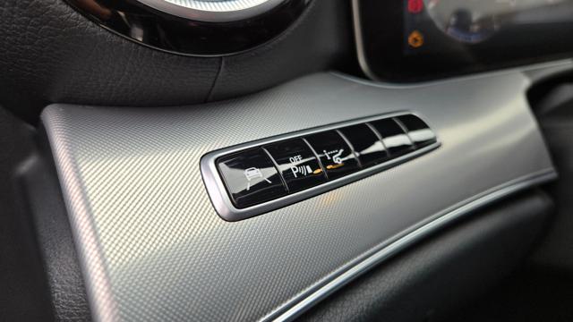 MERCEDES-BENZ E 220 usata, con ESP