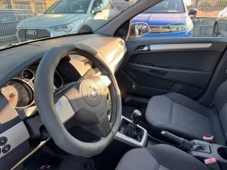 OPEL Astra usata, con Chiusura centralizzata