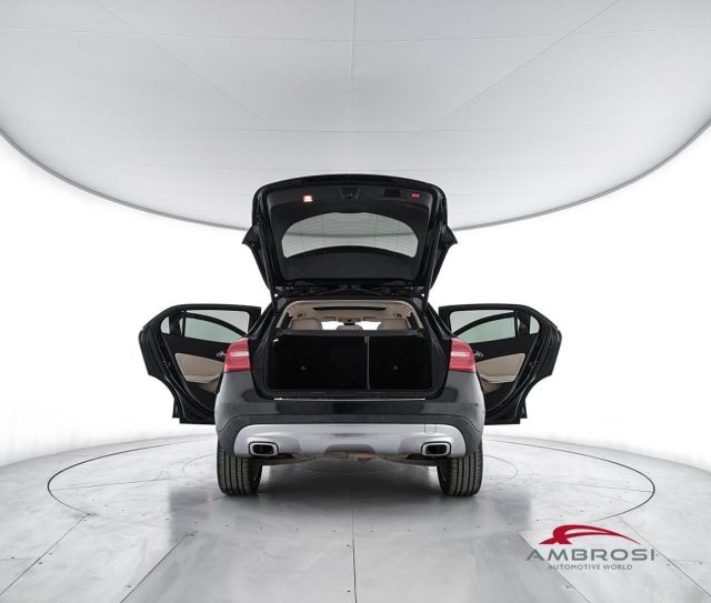 MERCEDES-BENZ GLA 200 usata 6