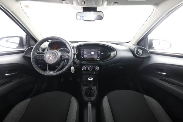 TOYOTA Aygo X usata 9