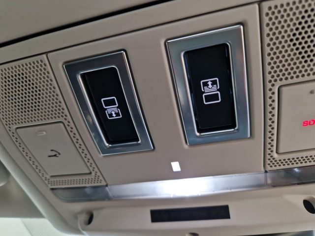 LAND ROVER Discovery usata, con Sistema di navigazione