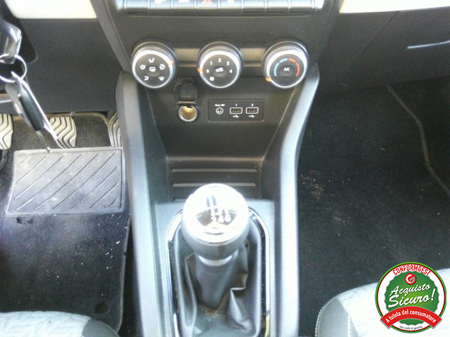 RENAULT Clio usata, con Specchietti laterali elettrici