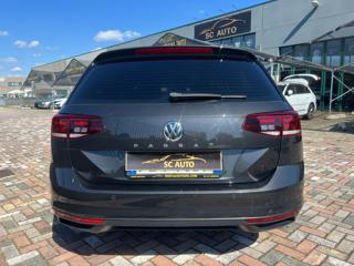 VOLKSWAGEN Passat Variant usata, con Autoradio