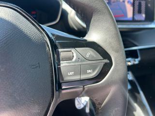 PEUGEOT 2008 usata, con Sistema di navigazione