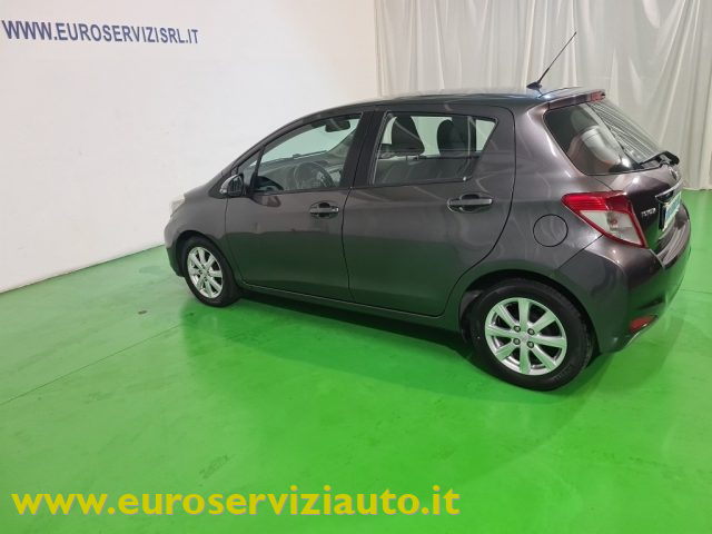 TOYOTA Yaris usata 11