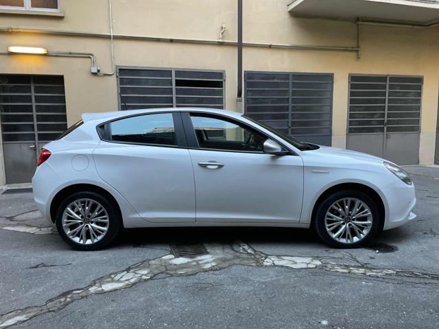 ALFA ROMEO Giulietta usata, con Autoradio