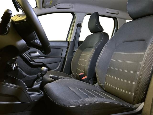 DACIA Duster usata 9