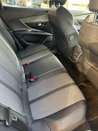 PEUGEOT 3008 usata, con Sedile posteriore sdoppiato