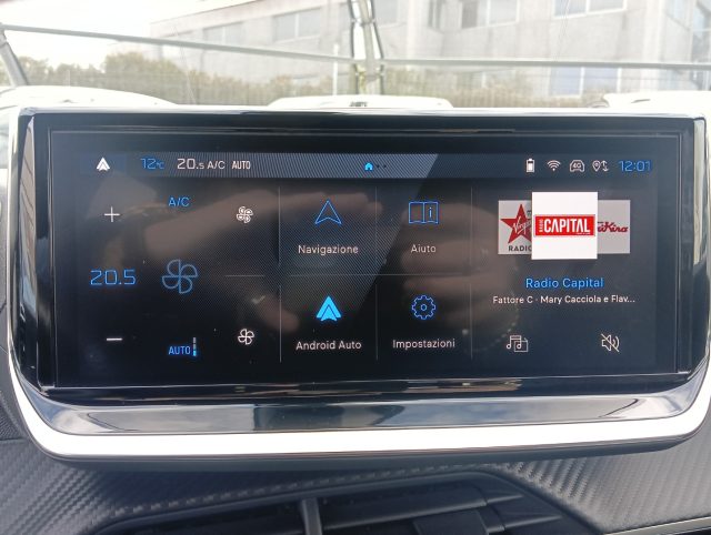 PEUGEOT 2008 usata, con Sistema di navigazione