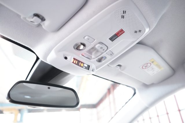 OPEL Corsa usata, con Volante in pelle