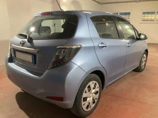 TOYOTA Yaris usata, con Autoradio
