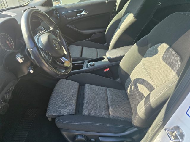 MERCEDES-BENZ GLA 200 usata, con Alzacristalli elettrici