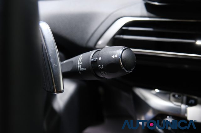 PEUGEOT 3008 usata, con Controllo elettronico della corsia