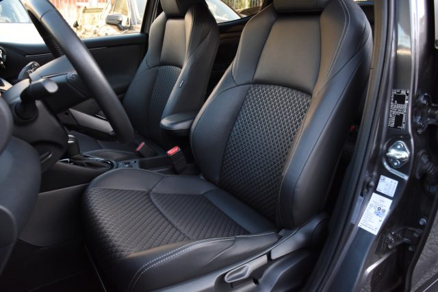 TOYOTA Yaris usata, con Autoradio