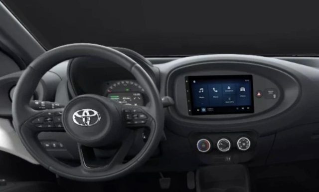 TOYOTA Aygo X usata, con Sedile posteriore sdoppiato