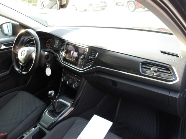 VOLKSWAGEN T-Roc usata 24