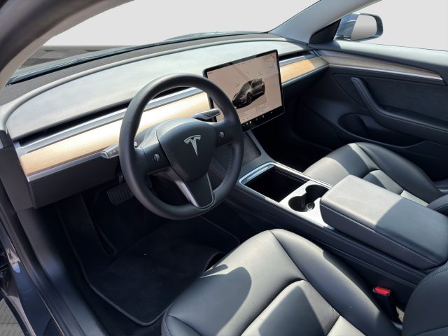 TESLA Model 3 usata 8