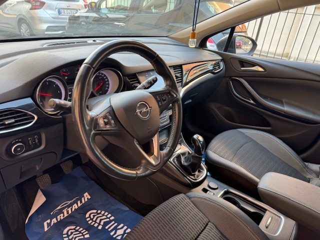 OPEL Astra usata, con Autoradio