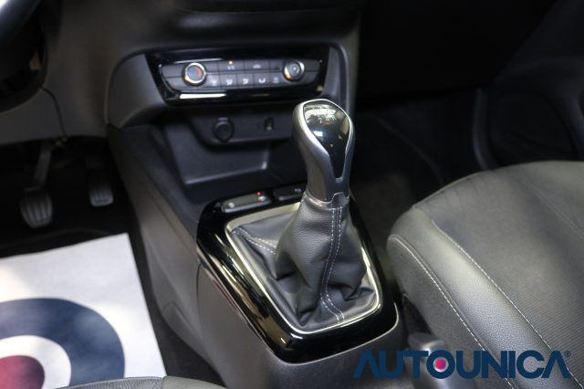 OPEL Corsa usata, con Bluetooth