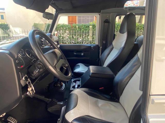 LAND ROVER Defender usata 7