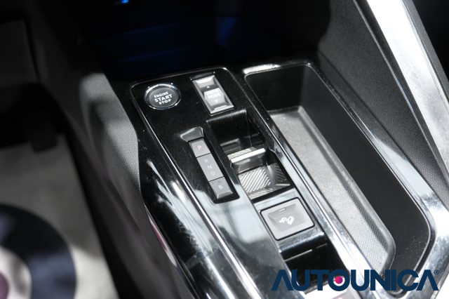 PEUGEOT 3008 usata, con Sensori di parcheggio posteriori