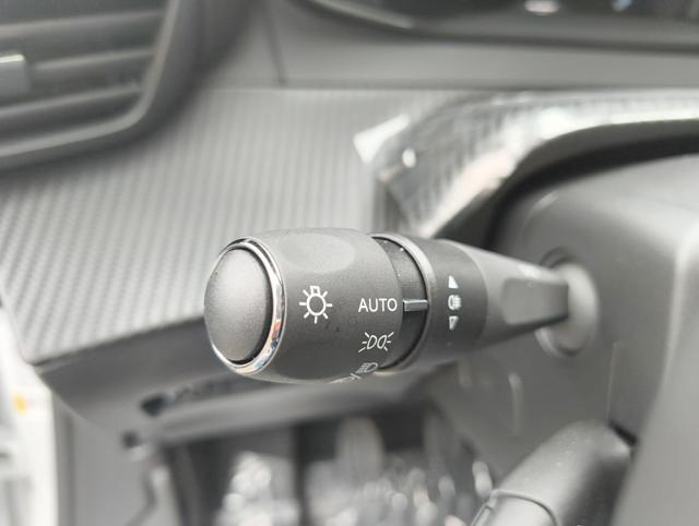 PEUGEOT 2008 usata, con Cruise Control